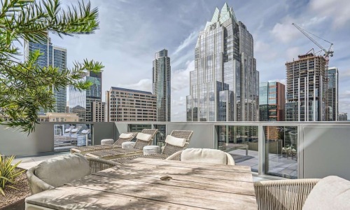 Redefining Urban Luxury Living in Downtown Austin | Image of large Texas City